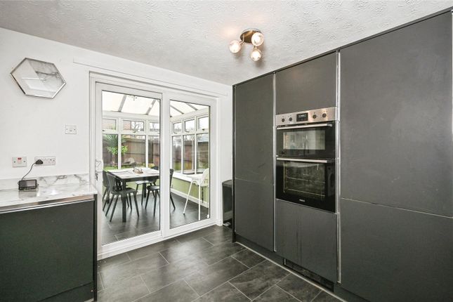 6, Stewerton Close, Warrington photo 4