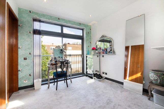 Terraced house for sale in Northchurch Road, Islington, London