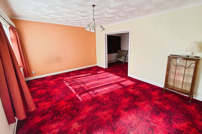 40, Waverley Gardens, GRAYS photo 3