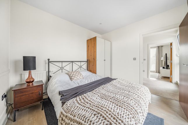 End terrace house for sale in Kings Drive, Edgware, Greater London