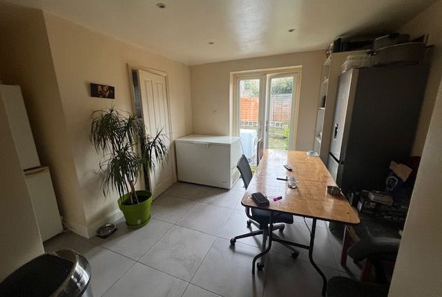 Terraced house to rent in Pearcroft Road, London