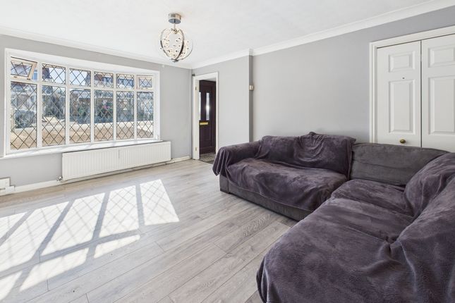 11, Shefford Crescent, Wigan photo 2