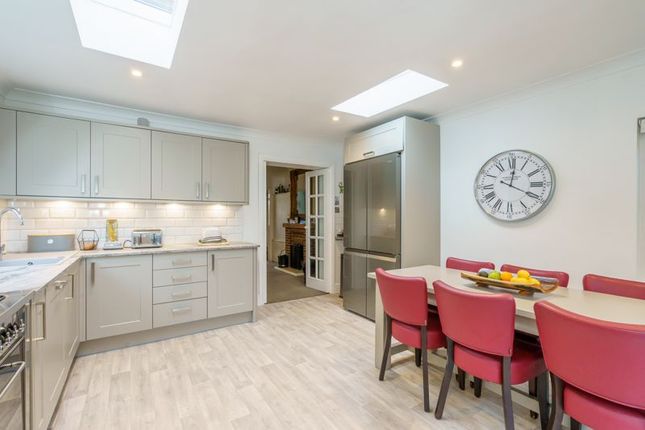 2, Velyn Avenue, Chichester photo 3