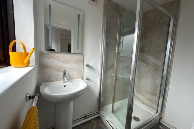 30 Fox Street, Gillingham photo 4