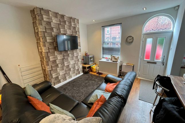 Pennington Grove, Leeds photo 3