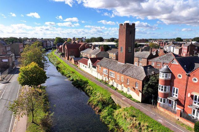 3-bed terraced on Albion Wharf, Spalding, £210,000
