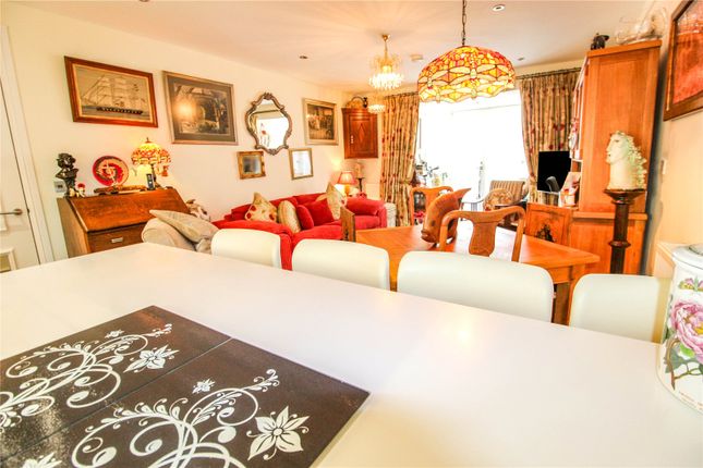 2 Bibury Lodge,, Stratton Court, Cirencester photo 4