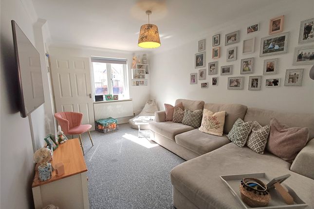 30, Kingfisher Road, Bridgend photo 3