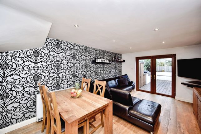28, Springvale, Kent photo 3