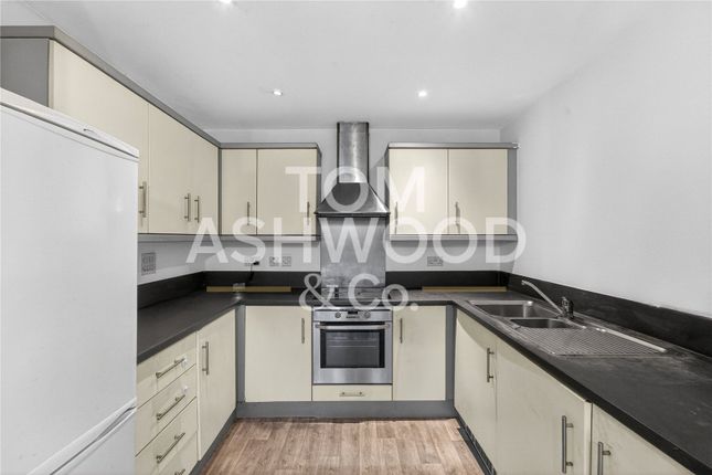 80, Memorial Heights, Ilford, Monarch Way photo 3