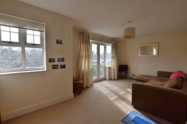 5, Bramshott Place, Fleet photo 4