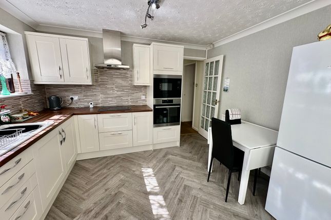 53, Wickett Hern Road, Doncaster photo 3