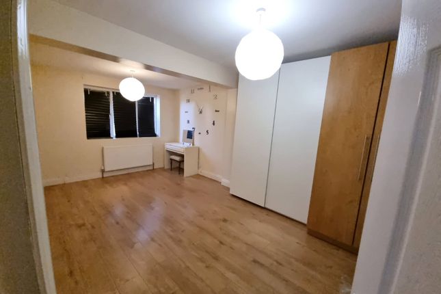 Thumbnail Property to rent in Northdown Road, Bexleyheath