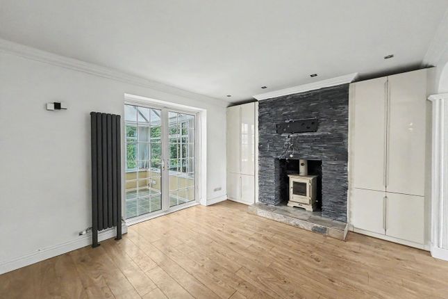 21, Crescent Road, Alderley Edge photo 3