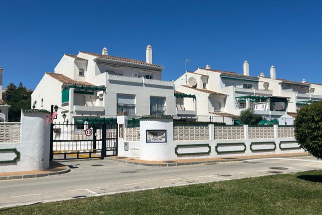 Thumbnail Apartment for sale in Los Pelicanos, Duquesa, Manilva, Málaga, Andalusia, Spain