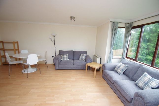 Savanna Court, WD18, Watford photo 4