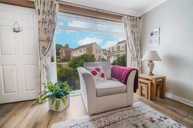 26, Chisholm Avenue, Renfrewshire photo 4