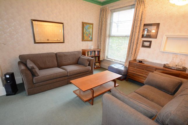 570, Edge Lane, Droylsden photo 4