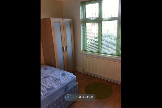 Room   Station Road, Carlton, Nottingham photo 3