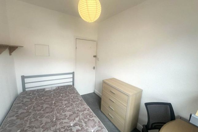 Ivybridge Court,, Lewis Street, London photo 5