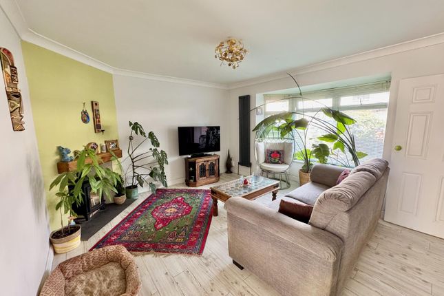 84, Denzil Avenue, Southampton photo 3