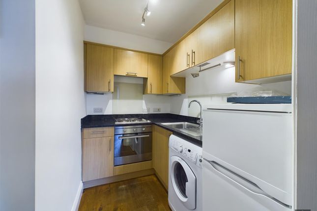 Flat to rent in York Road, Exeter
