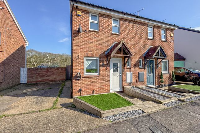 2-bed house on 38, Romsey Close, Hockley, £325,000