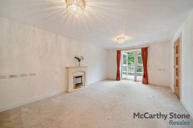 45 Albert Court, 345 Reading Road, Henley-On-Thames photo 2