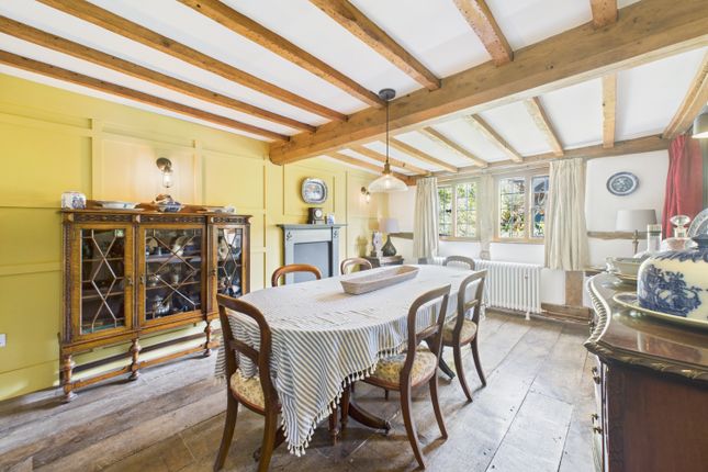 Cam01791G0-Pr0189-Still013