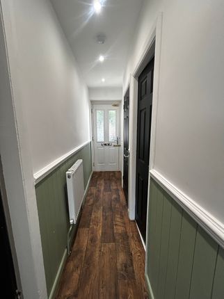 25 Harrop Grove, Leeds photo 4