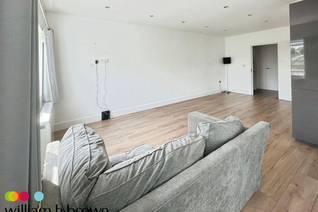 Flat 13, Bridge House, 24, Bridge Street, HALSTEAD photo 2