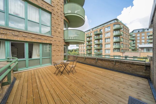 18, Maltby House, 2, Ottley Drive, London photo 4