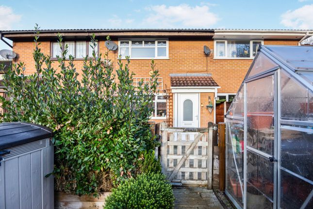 17, Picton Close, Salford photo 2
