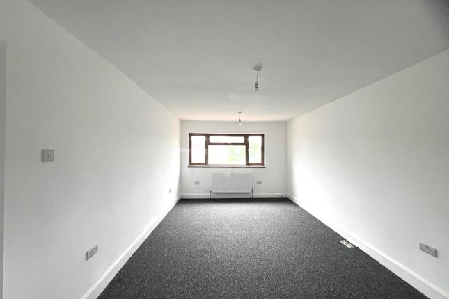 140, Malvern Avenue, South Harrow photo 4