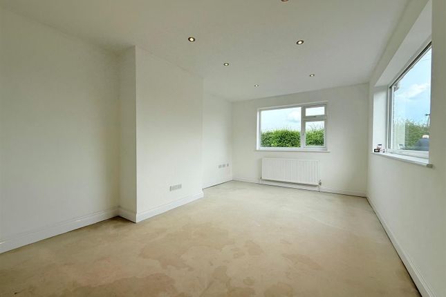 75, Martham Road, Great Yarmouth photo 3