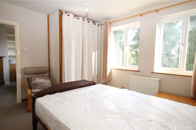 Flat to rent in Kimber Road, London