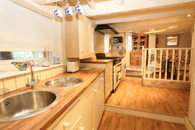 4 Bed Cottage For Sale In Middle Street Port Isaac Pl29 Zoopla