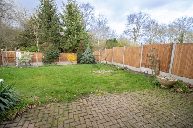 Detached house to rent in Pennine Close, Oadby, Leicester