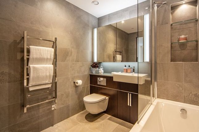 40, The Residence, Nine Elms photo 3