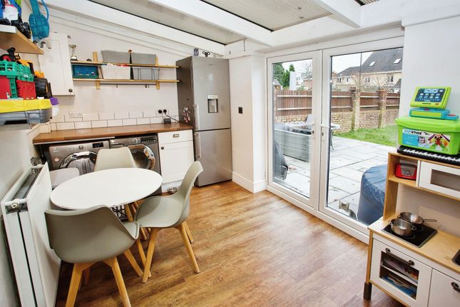 End terrace house for sale in Locksley Road, Eastleigh