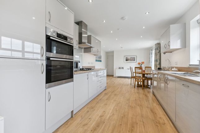 22 Austen Way, Perth photo 4
