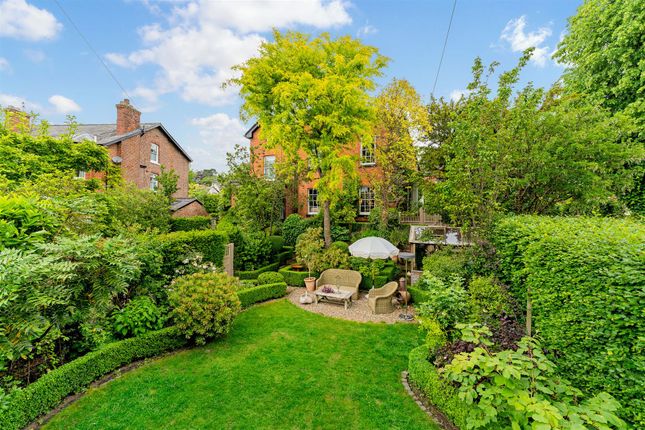 8, Vale Road, Altrincham photo 4