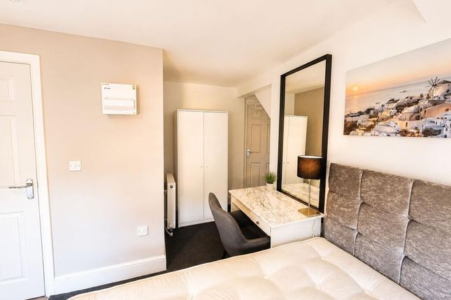 4, Fishpond Drive, Nottingham photo 3