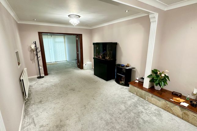 Blossom Way, West Drayton photo 2