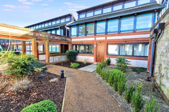 1-bed flat on Flat 45 Uplands House, Four Ashes Road, Cryers Hill, High Wycombe, £250,000