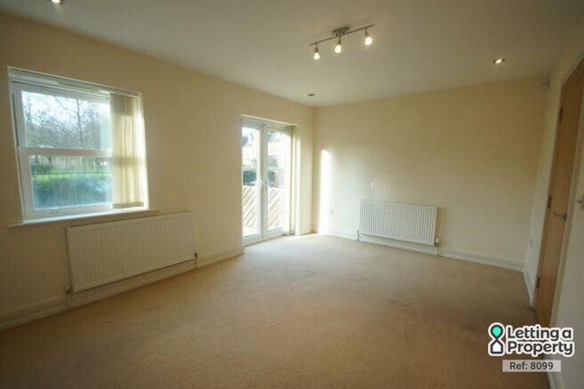 Town house to rent in Cambrai Close, Lincoln, Lincolnshire