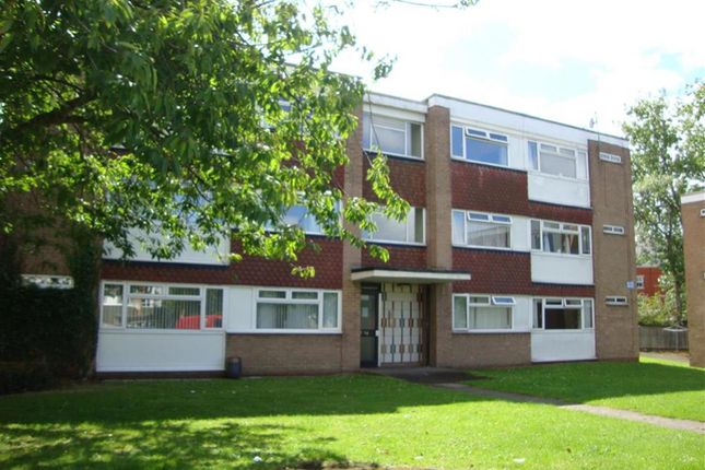 Flat to rent in Masons Way, Solihull B92