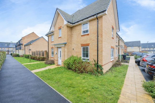 3 Rosier Close, Southampton photo 4