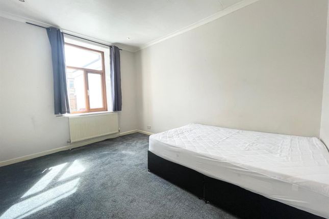 ROOM 2, 314, Gannow Lane, Burnley photo 3