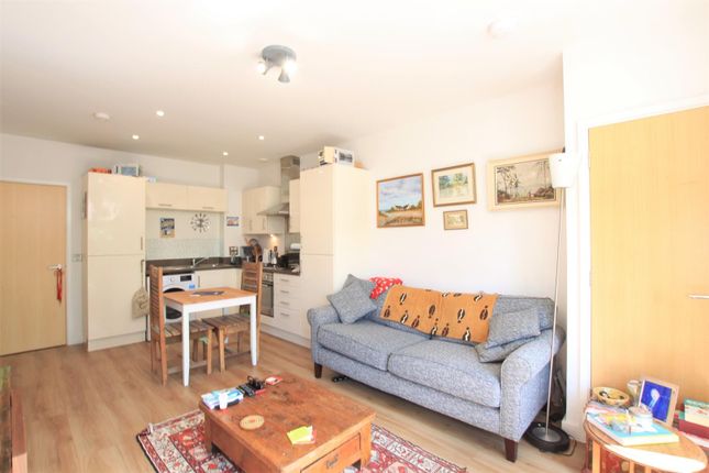 Flat for sale in Tentelow Lane, Norwood Green/ Southall
